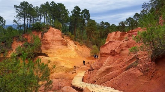 法国普罗旺斯旅游攻略：吕贝隆山区主要旅游小镇介绍 | 南法